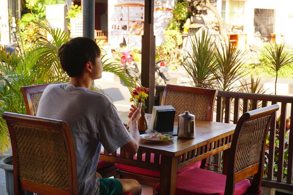 Yulia 2 Homestay Sanur Ngoại thất bức ảnh