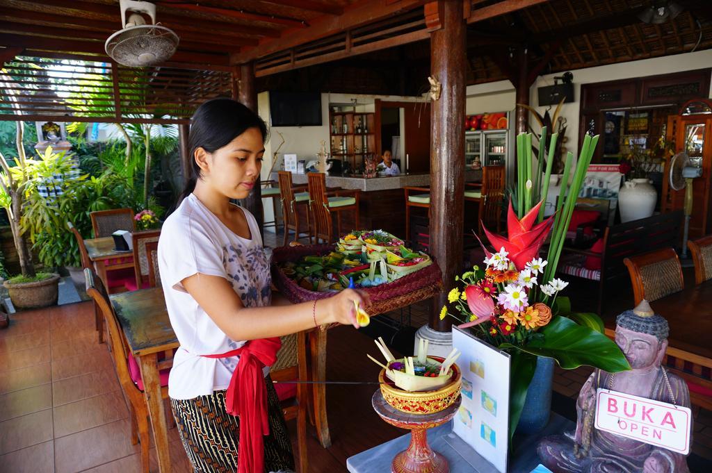 Yulia 2 Homestay Sanur Ngoại thất bức ảnh